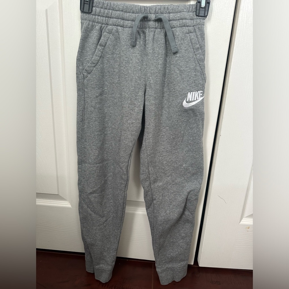 Nike kids gray sweatpants size medium